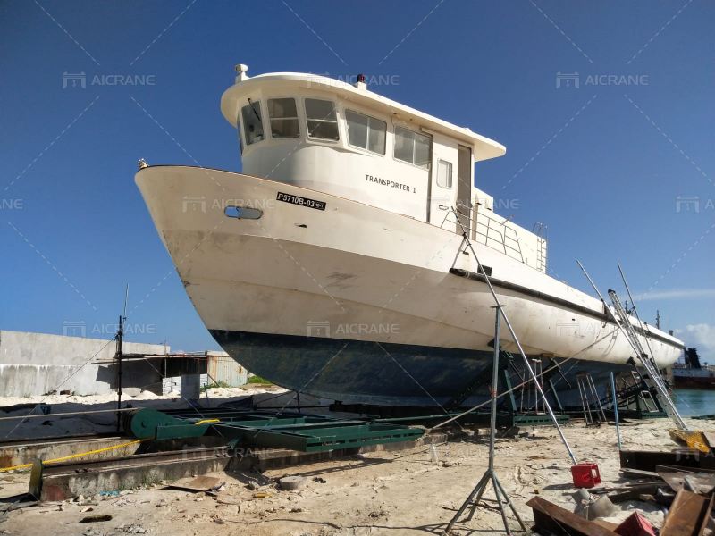handling boat with rail trolly